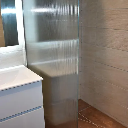 Cosy 4 Pers Avec Balcon, Centre De Pralognan, Proche Commerces Et Telecabine - Fr-1-464-185 Apartment